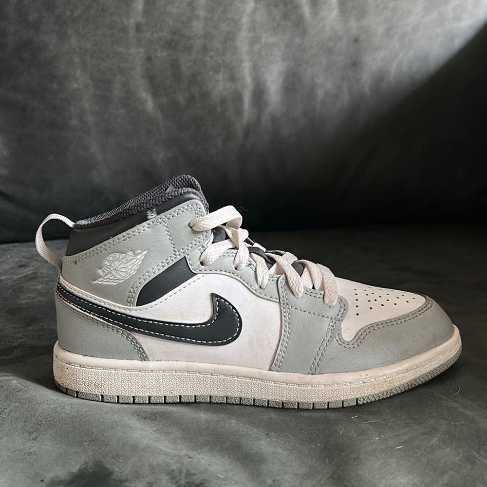 Kids grey jordan mid rise; Size 2Y